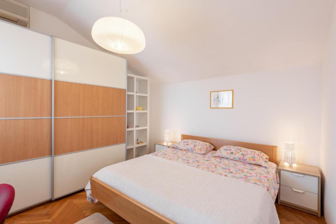 Apartment Anna 2 Pula Exterior photo
